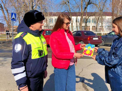 Акция «8 марта – в каждый дом!» прошла в Курганинске