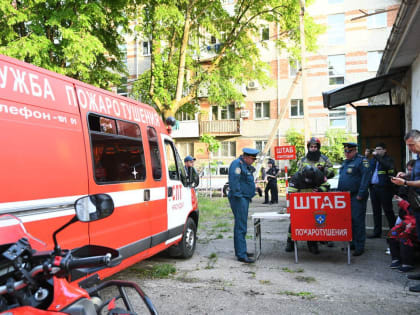 Оперативные службы продолжат работать ночью в доме на ул. Клинической