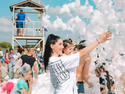 На пляже Комсомольского парка состоялось открытие купального сезона