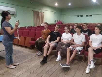 В Новодонецком СДК предложили подросткам разнообразные виды проведения досуга