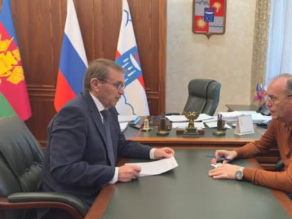 Председатель Городского Собрания Сочи Виктор Филонов провел рабочую встречу с председателем территориальной депутатской группы Центрального района Эдуардом Обуховичем