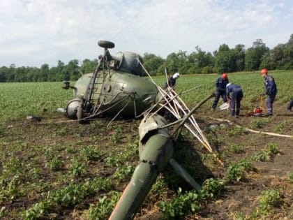 В Краснодарском крае при жесткой посадке вертолета ми-2 погиб пилот