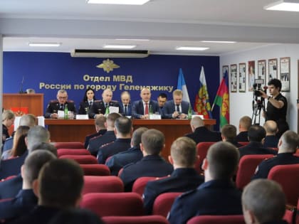 Полиция Геленджика обеспечивает безопасность курорта