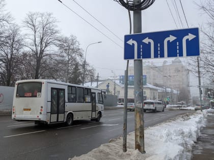 Прокурор Кубани сообщил, что автобус к школе № 17 в Краснодаре приезжает без опозданий. Школьники жаловались на часовые ожидания