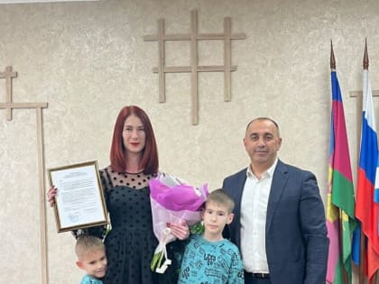 В Крыму молодые семьи получили свидетельства на социальные выплаты