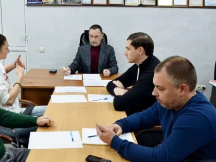 Александр Оробей принял участие в приеме граждан  мкр. «Заречный», который прошел под председательством депутата ЗСК Виктора Теплякова.