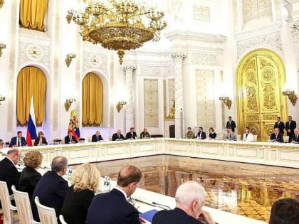 По итогам заседания Госсовета Вениамин Кондратьев рассказал о мерах поддержки педагогов на Кубани