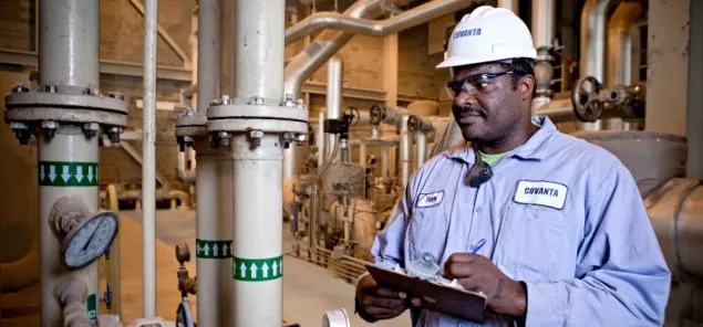 man from covanta using clipboard