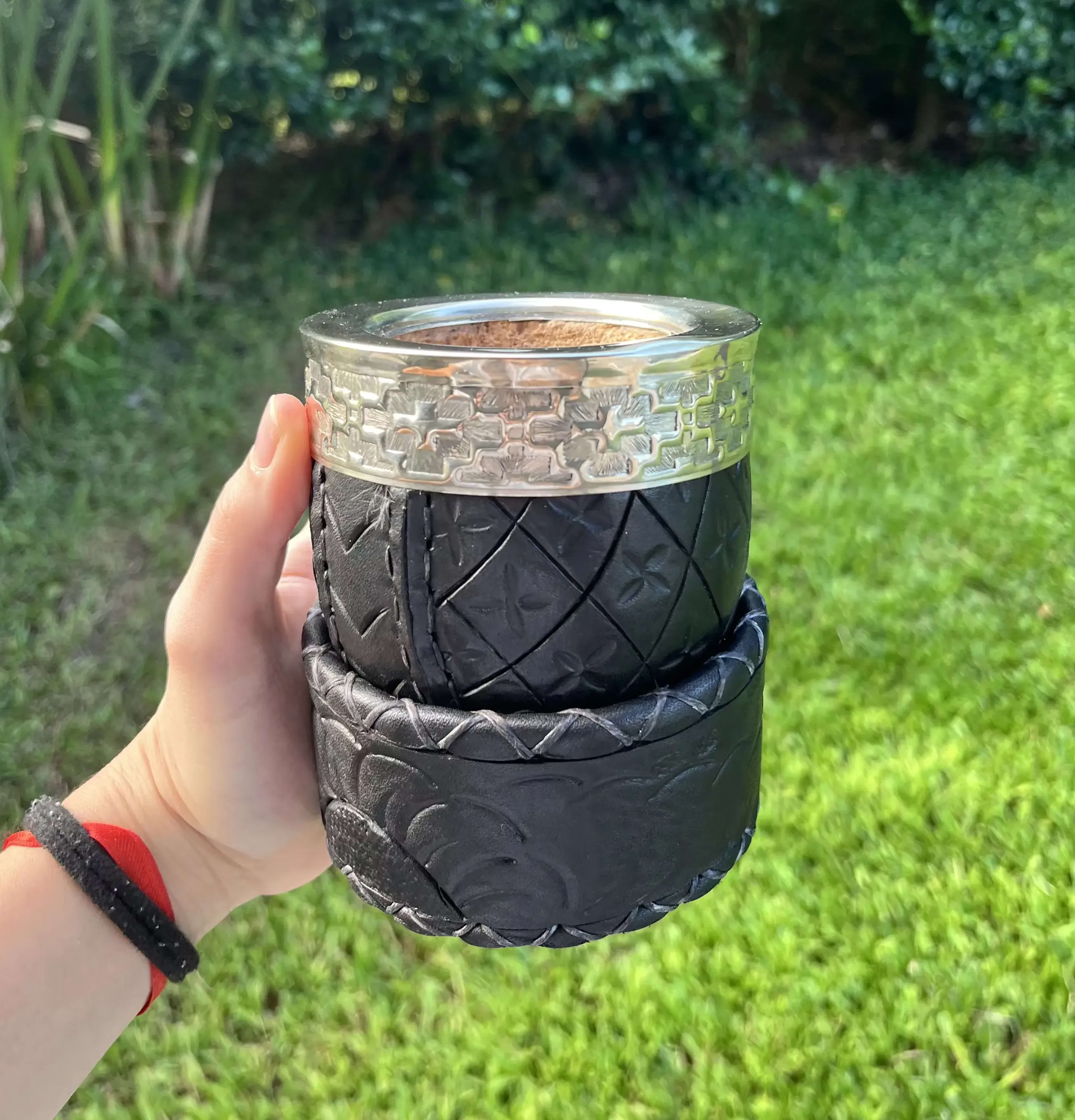 Imperial criollo con cuero labrado