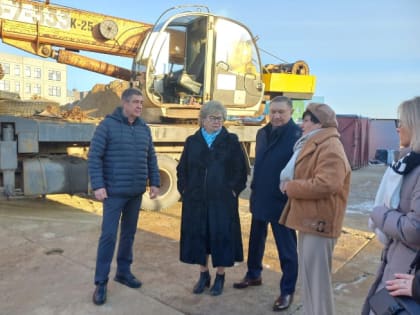 Сергей Яхнюк проинспектировал ход строительства школы в гатчинском микрорайоне «Аэродром»