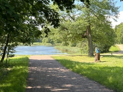 Приоратскому парку — обновлённые дорожки