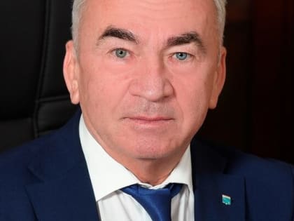 С 8 марта поздравляет Сергей Бебенин