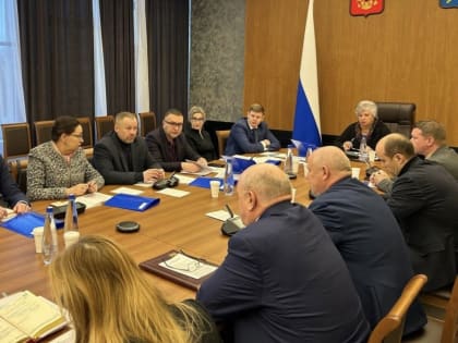 Областные депутаты обсуждают поправки в закон о комиссиях по делам несовершеннолетних