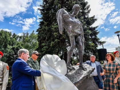 Депутаты в составе делегации Ленобласти посетили Енакиево