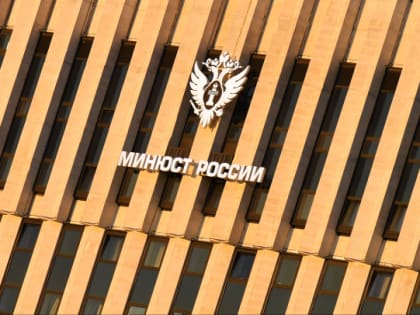 Комик Данила Поперечный* и журналист Станислав Кучер* объявлены иноагентами