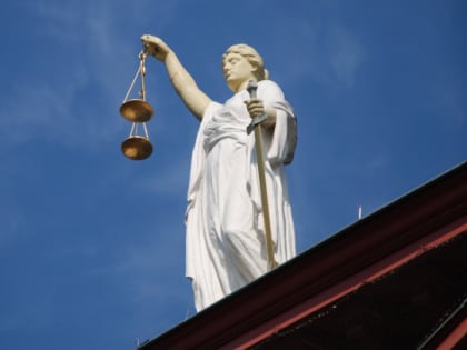 Скандал в Международном уголовном суде: прокурор Карим Хан обвинен в домогательствах