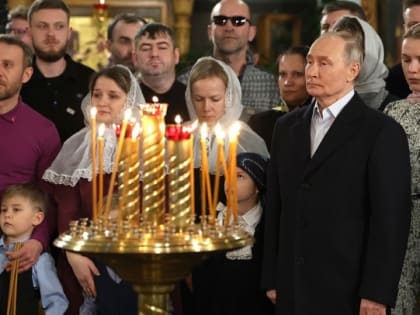 Путин поздравил православных с Рождеством