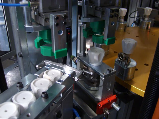 M.T. ZANETTI Semiautomatic Assembling, Test and Packaging Machine for Radiator Valve and Insert - Nut Group - Assembling Machines - 12