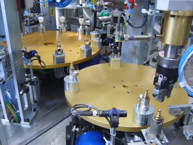 M.T. ZANETTI Semiautomatic Assembling, Test and Packaging Machine for Radiator Valve and Insert - Nut Group - Assembling Machines - 9