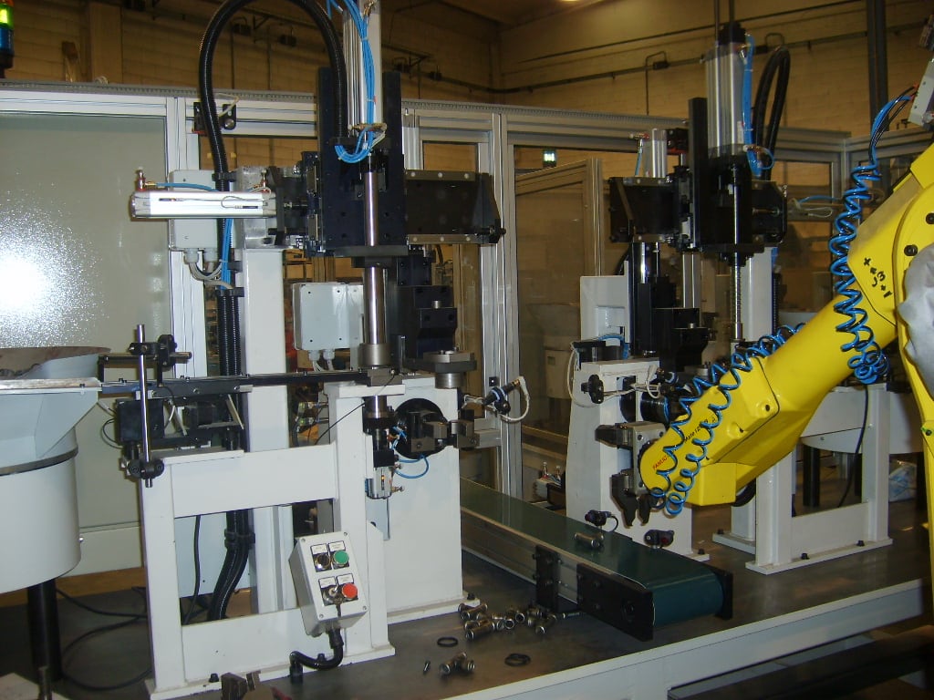 M.T. ZANETTI Assembling System for Gaskets into Steel Press Fittings With Automatic Loading Robot and Vision System - Robotized Automation Applications - 3