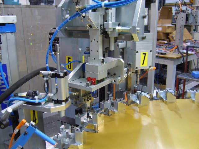 M.T. ZANETTI Semiautomatic Linear Machine for Assembling Gas Valve - Assembling Machines - 4