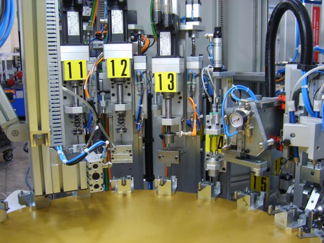 M.T. ZANETTI Semiautomatic Linear Machine for Assembling Gas Valve - Assembling Machines - 5