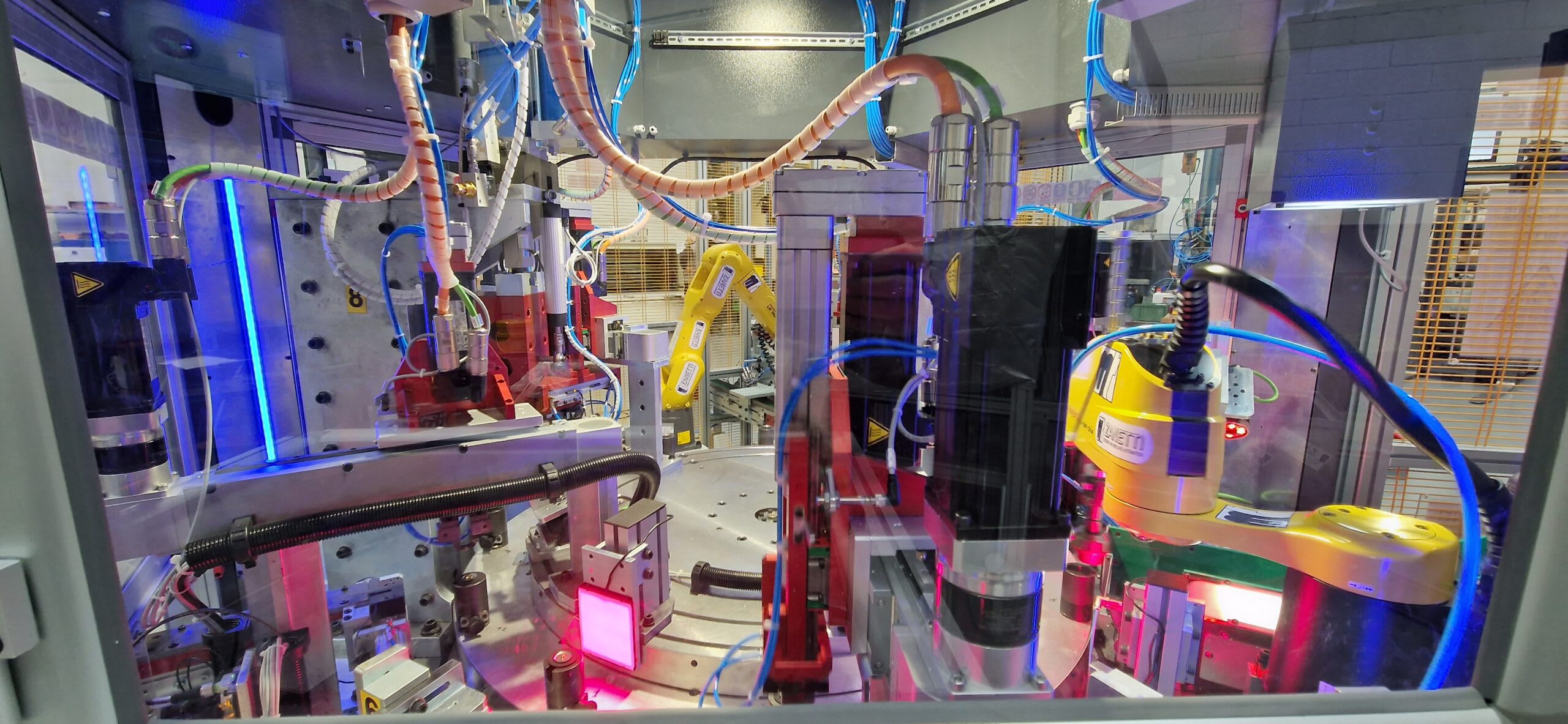 M.T. ZANETTI Pnömatik Valf Membranlarının Montajı ve Testi için ELEKTRİKLİ Robotik Hücre - Montaj Makineleri - 3