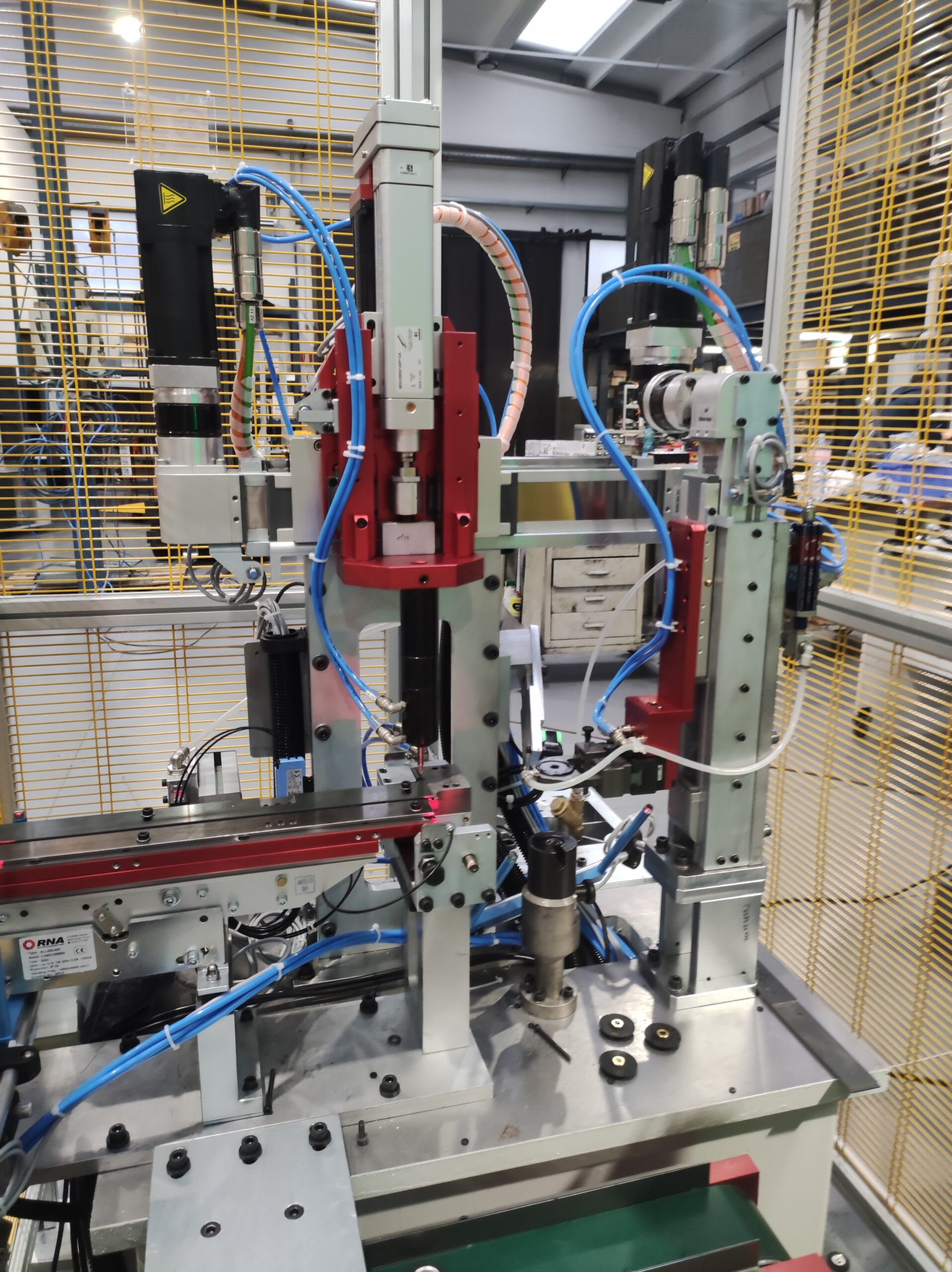 M.T. ZANETTI Pnömatik Valf Membranlarının Montajı ve Testi için ELEKTRİKLİ Robotik Hücre - Montaj Makineleri - 8