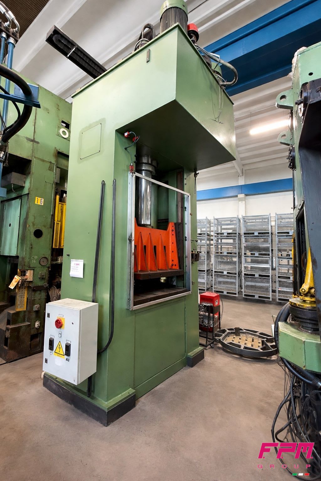 GIGANT 300 ton Çift Kolonlu Hidrolik Pres