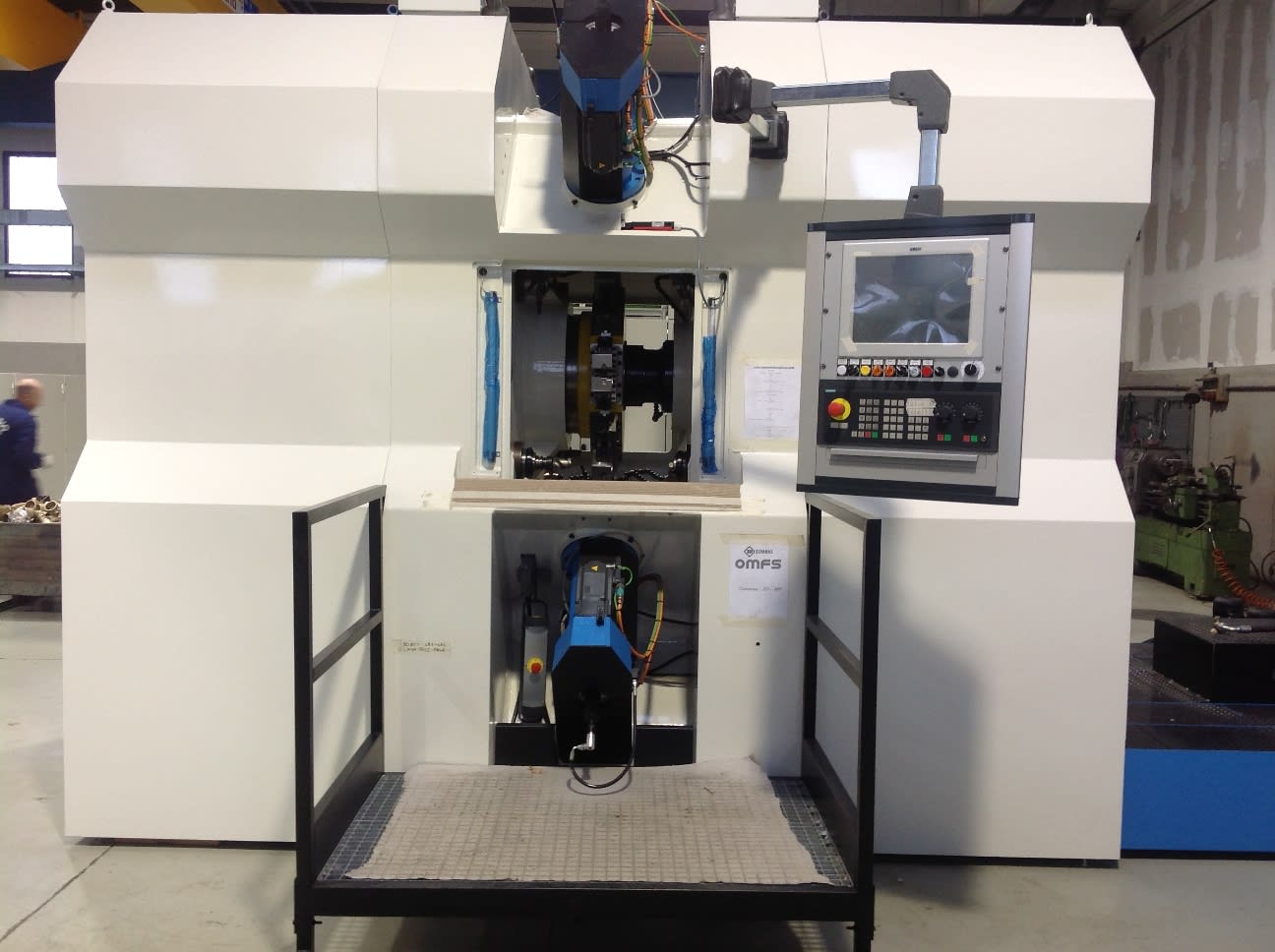 OMFS - ZD Zobbio CNC 15 Units Loading and Unloading with Robot - Transfer Machines