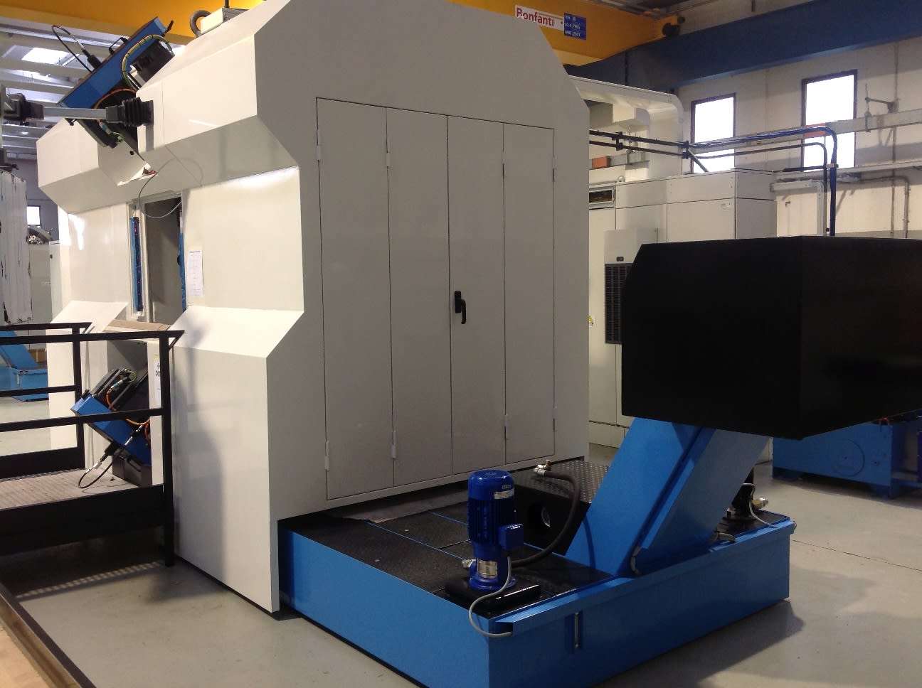 OMFS - ZD Zobbio CNC 15 Units Loading and Unloading with Robot - Transfer Machines - 2