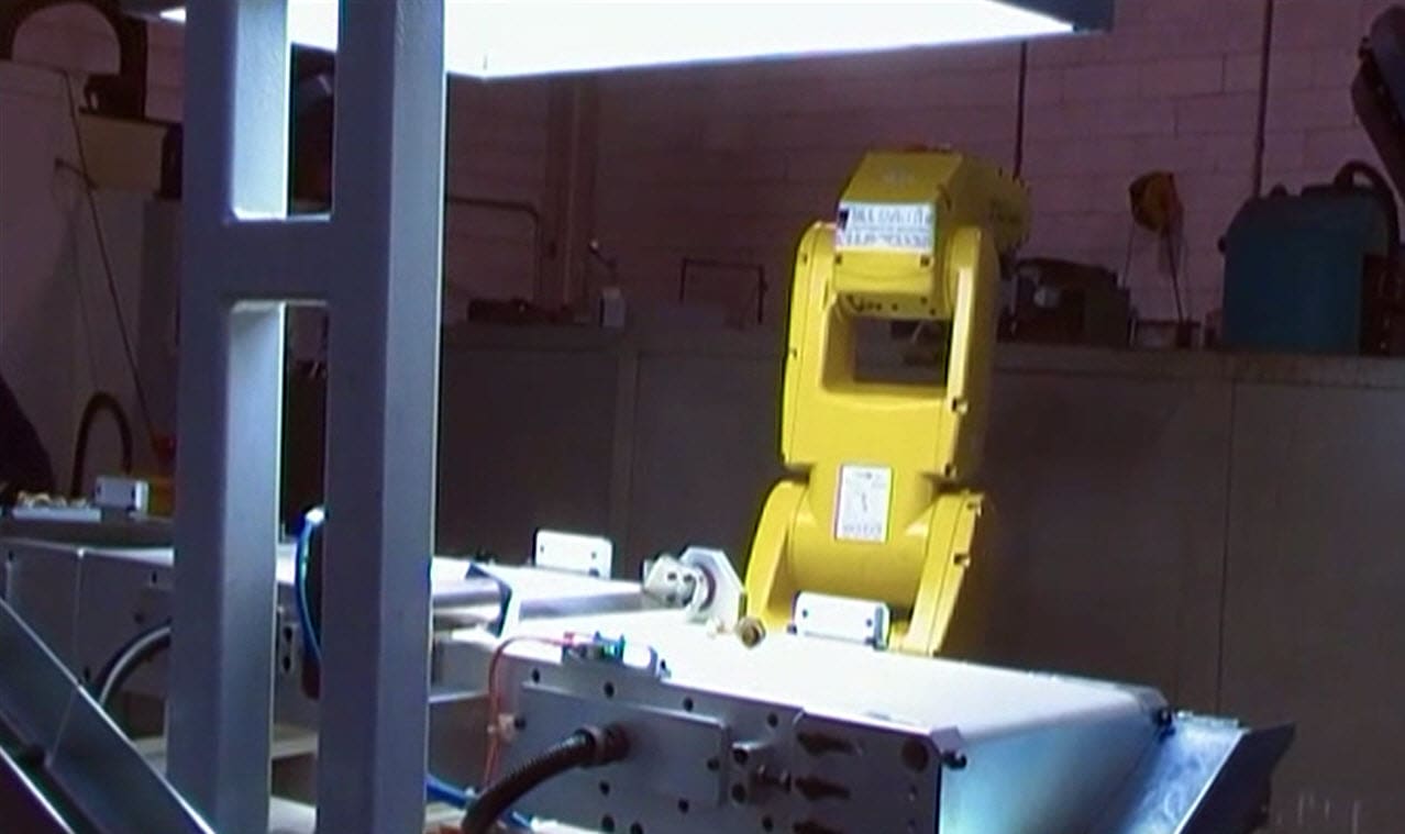 M.T. ZANETTI - FANUC - 6 Axis Loading and Unloading Robot for Transfer Machines - Robotized Automation Applications - 3