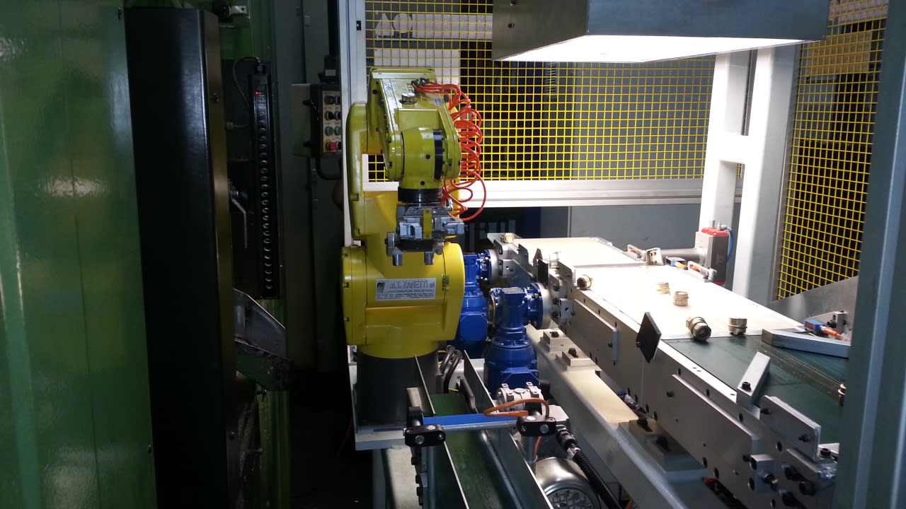 M.T. ZANETTI - FANUC - 6 Axis Loading and Unloading Robot for Transfer Machines - Robotized Automation Applications - 18