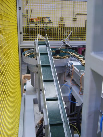 M.T. ZANETTI - FANUC - 6 Axis Loading and Unloading Robot for Transfer Machines - Robotized Automation Applications - 10