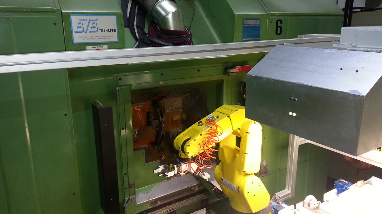 M.T. ZANETTI - FANUC - 6 Axis Loading and Unloading Robot for Transfer Machines - Robotized Automation Applications