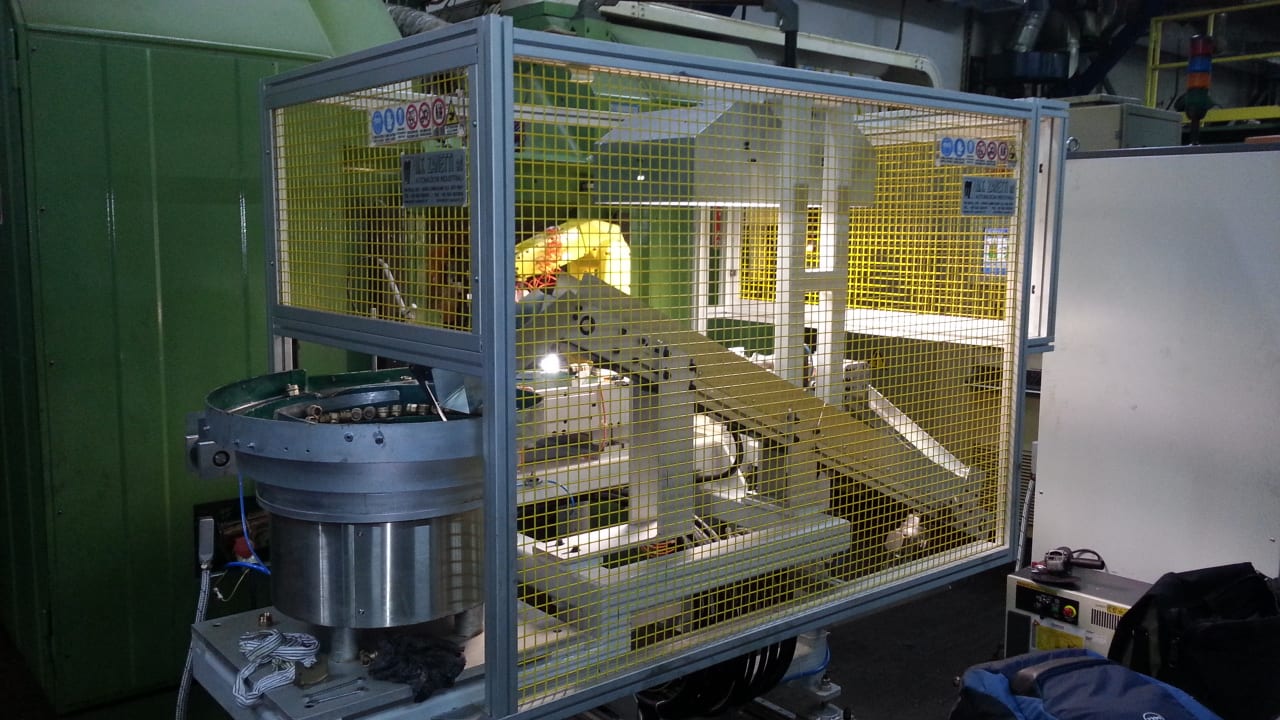 M.T. ZANETTI - FANUC - 6 Axis Loading and Unloading Robot for Transfer Machines - Robotized Automation Applications - 15