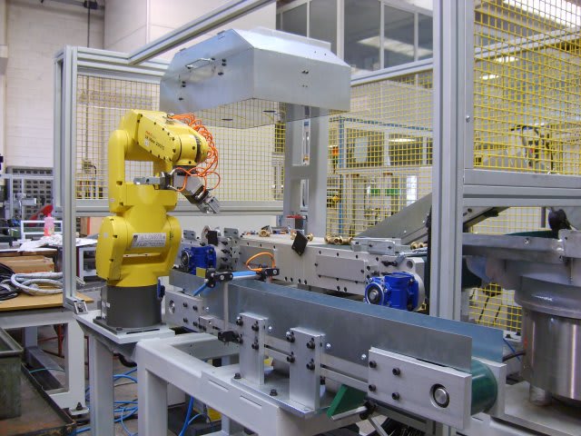 M.T. ZANETTI - FANUC - 6 Axis Loading and Unloading Robot for Transfer Machines - Robotized Automation Applications - 5