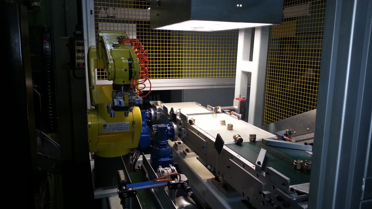 M.T. ZANETTI - FANUC - 6 Axis Loading and Unloading Robot for Transfer Machines - Robotized Automation Applications - 17