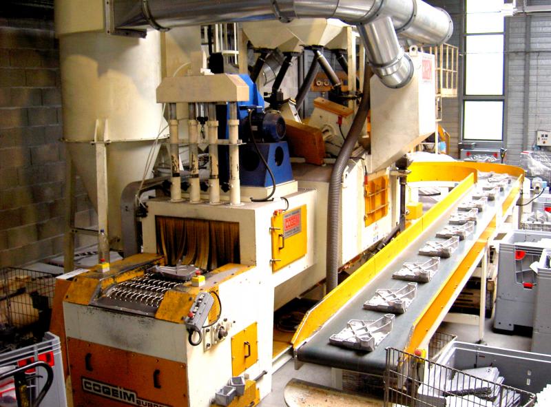 Cogeim Continuous feed – tunnel type - mesh-belt shot blasting machine for metallic parts - STL Series - Shotblasting Machines - 5