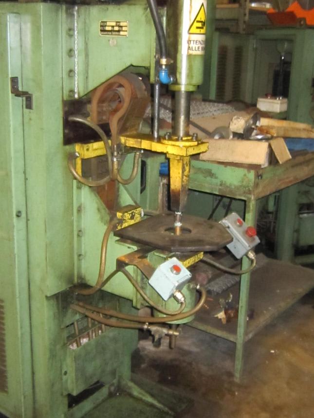 Tencere Dövme Hattı Vaccari PS10 600 ton Friksiyon Pres, Elektrikli ve Gazlı Fırınlar ve Punta Kaynak Makineleri - Steel Hot Forging Press - 11