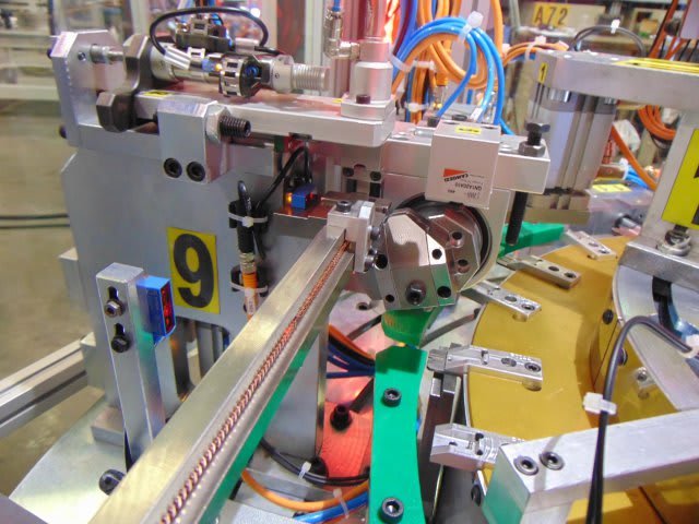 MT Zanetti Automatic Assembling Machine for Zip Sliders - Assembling Machines - 5