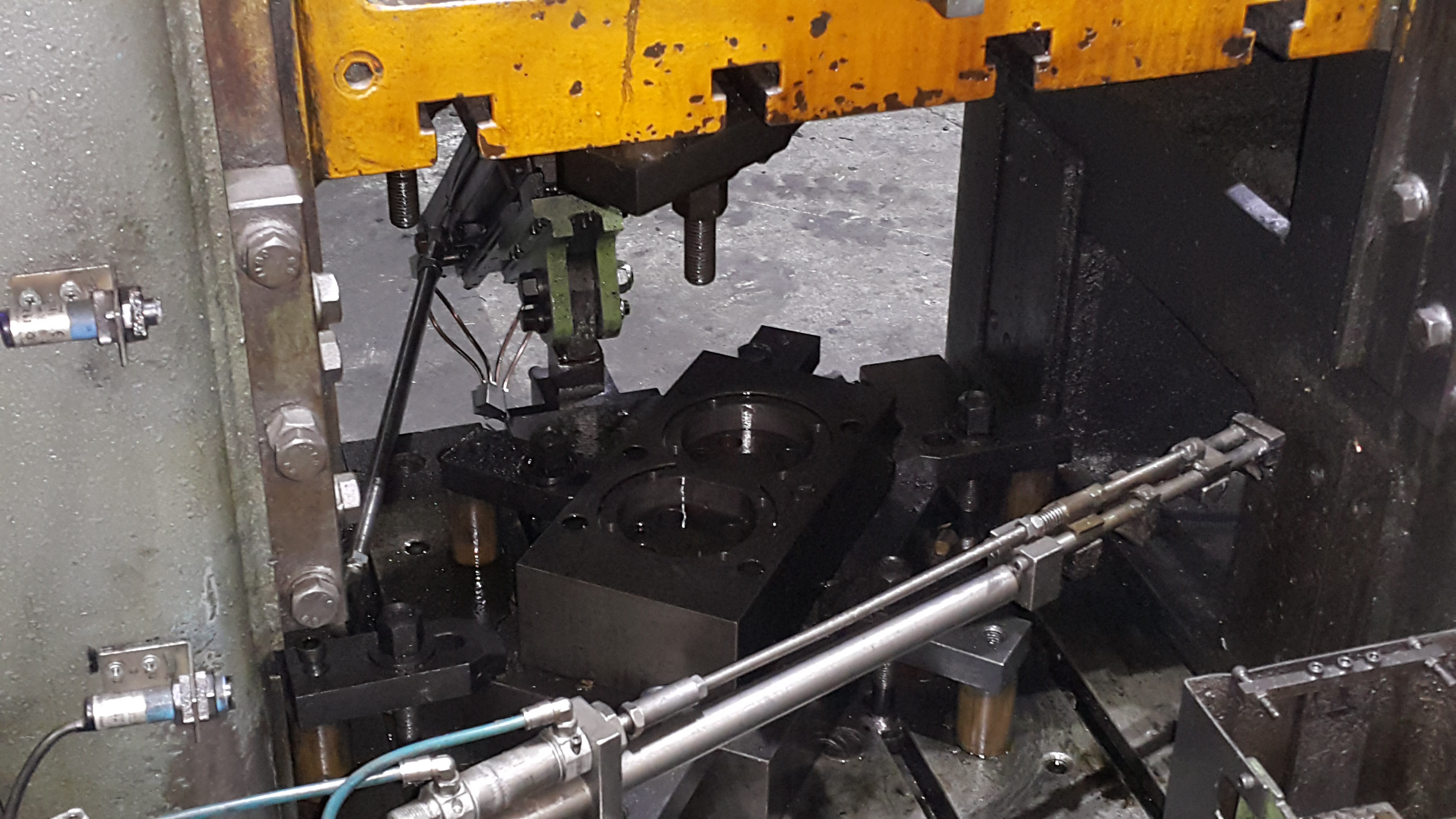 Rovetta *** SOLD *** FO 200 Automatic - Brass Hot Forging Press - 3