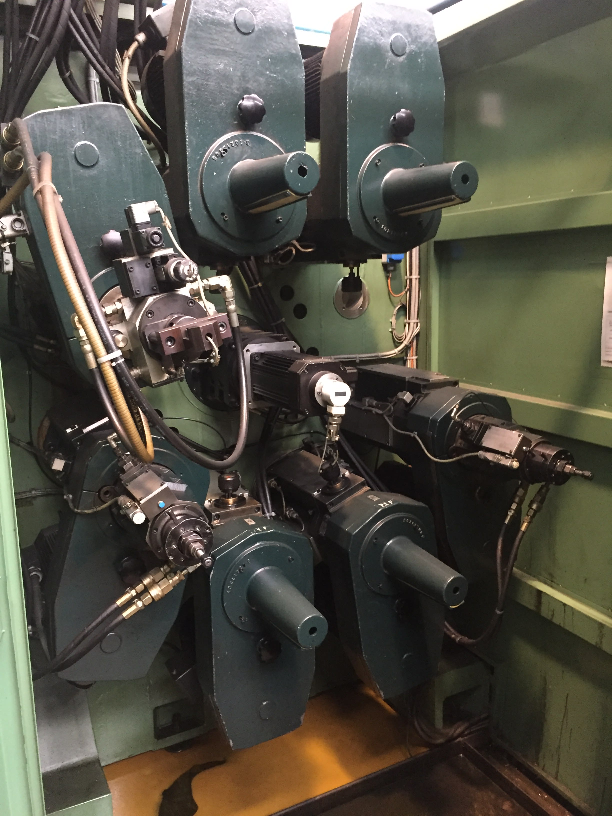 Gnutti 13 Units Hydraulic - Transfer Machines - 4