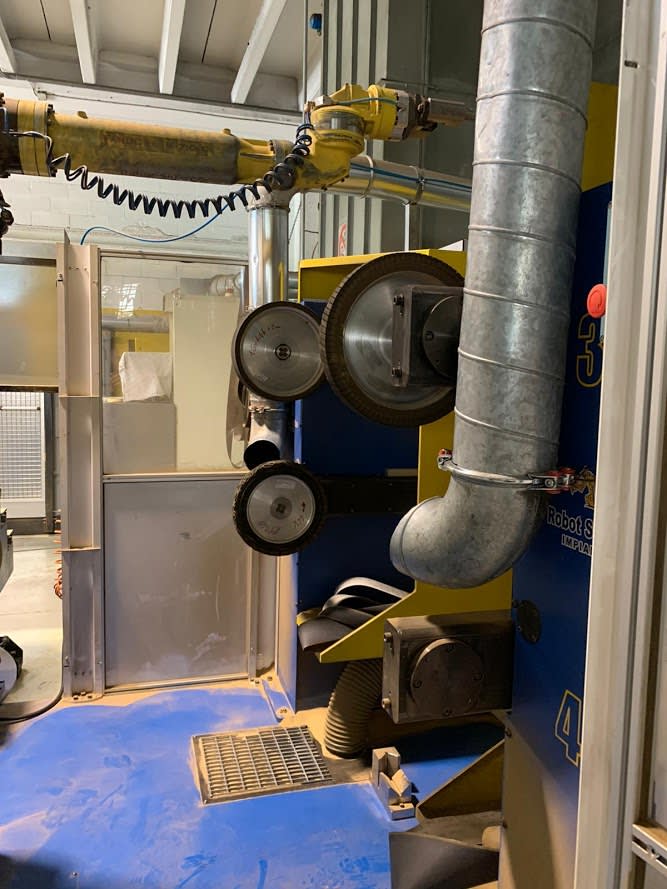 Robot Service Robotic Grinding Machine for Brass Taps and Faucets - Grinding and Deburring Machines - 2