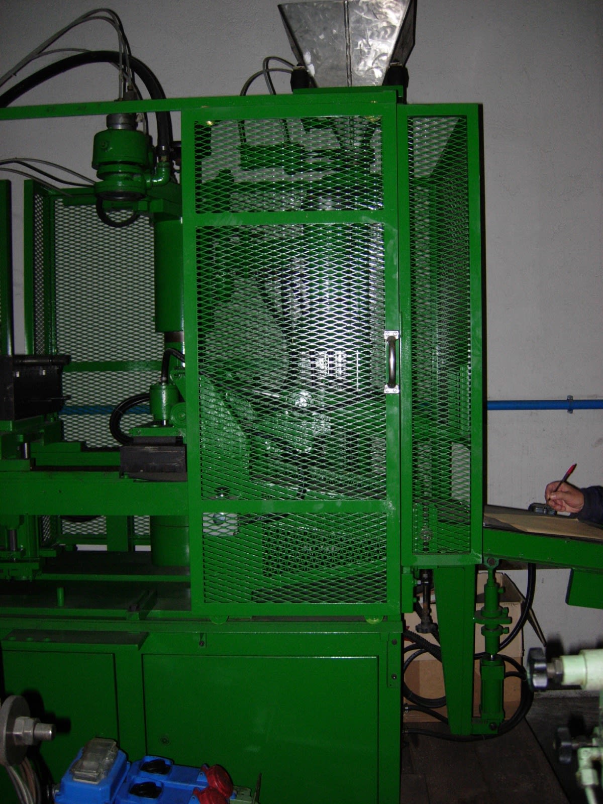 Bianchi 2.5 L Pneumatic Core Blowing Machine - Diecasting Machines - 3