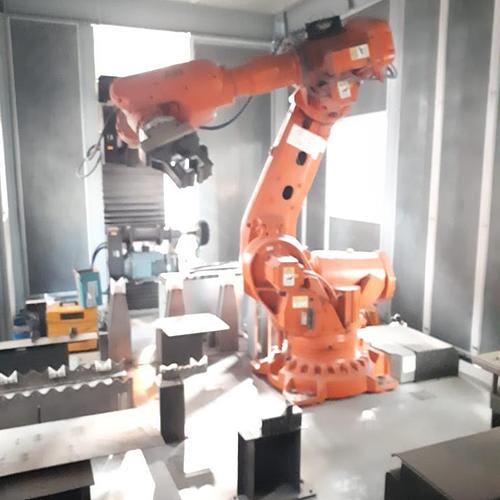 Intec Robotic Polishing Machine with ABB robot, YOM 2014, barely used - Polishing Machines