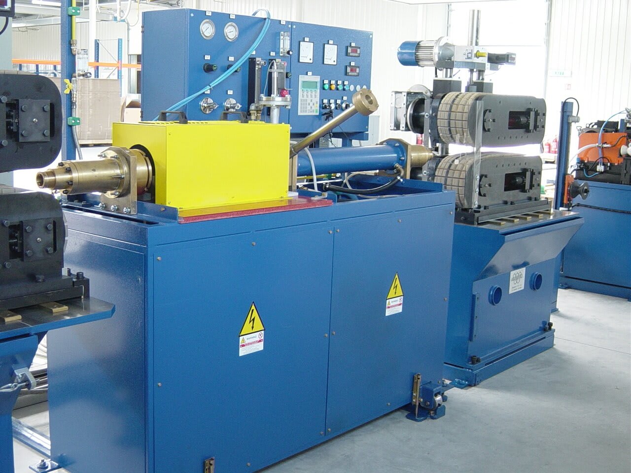 Elestar Thermal Treatments (Medium Frequency), HSP Line and Single Wall Tube Line - Thermal Treatment Furnaces - 2