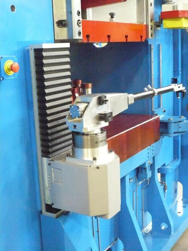 FPM Loading arm for hot forging press and friction screw press - FPM E-ARM 6000/5000/4500/4000/3200/2800 - Press Automation Applications - 3
