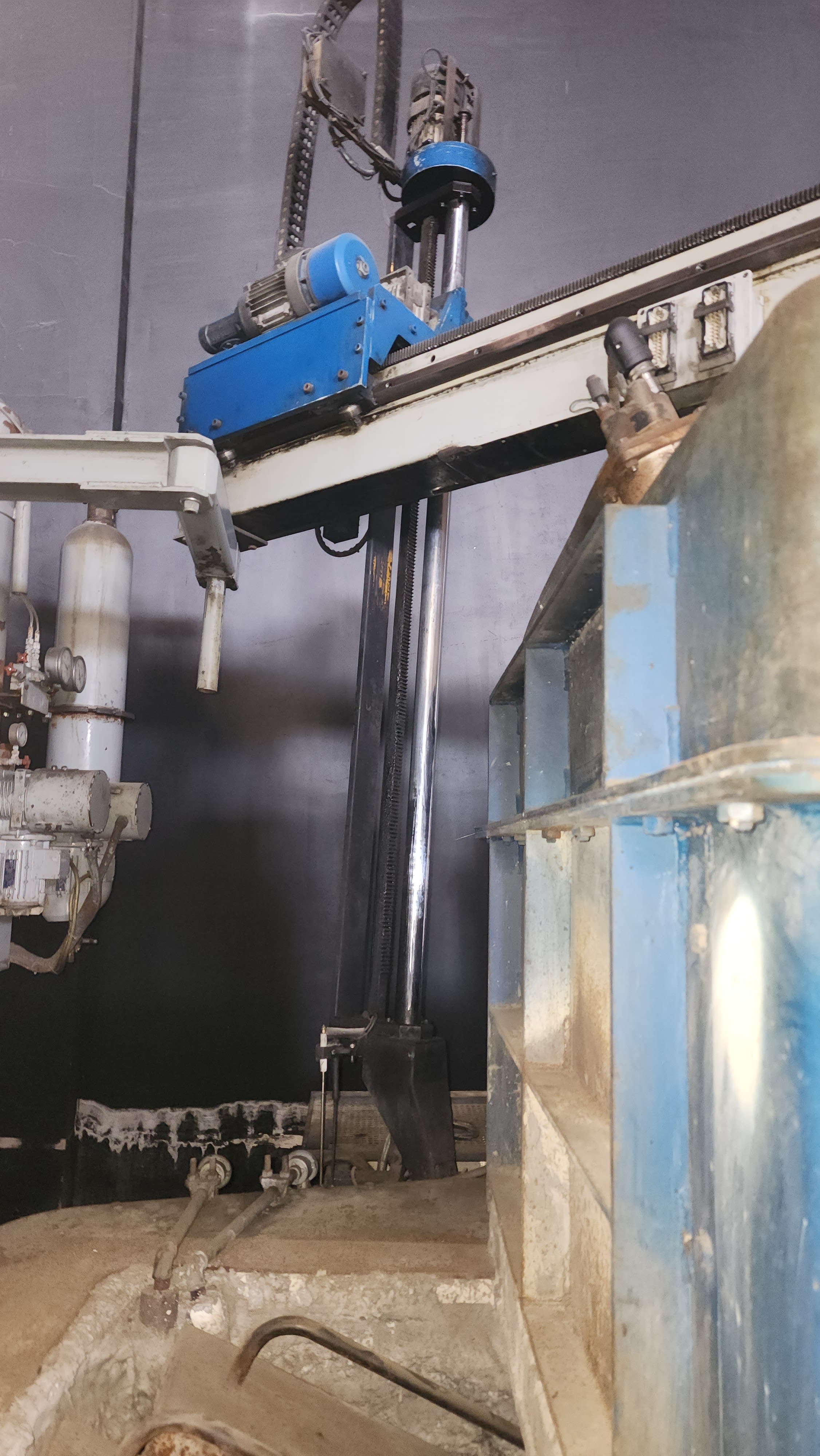 OMS 2 Robotized Die Casting Islands, 500 and 750 ton Die Casting Presses, Melting Furnaces and Trimmin Presses - Die Casting Press - 4