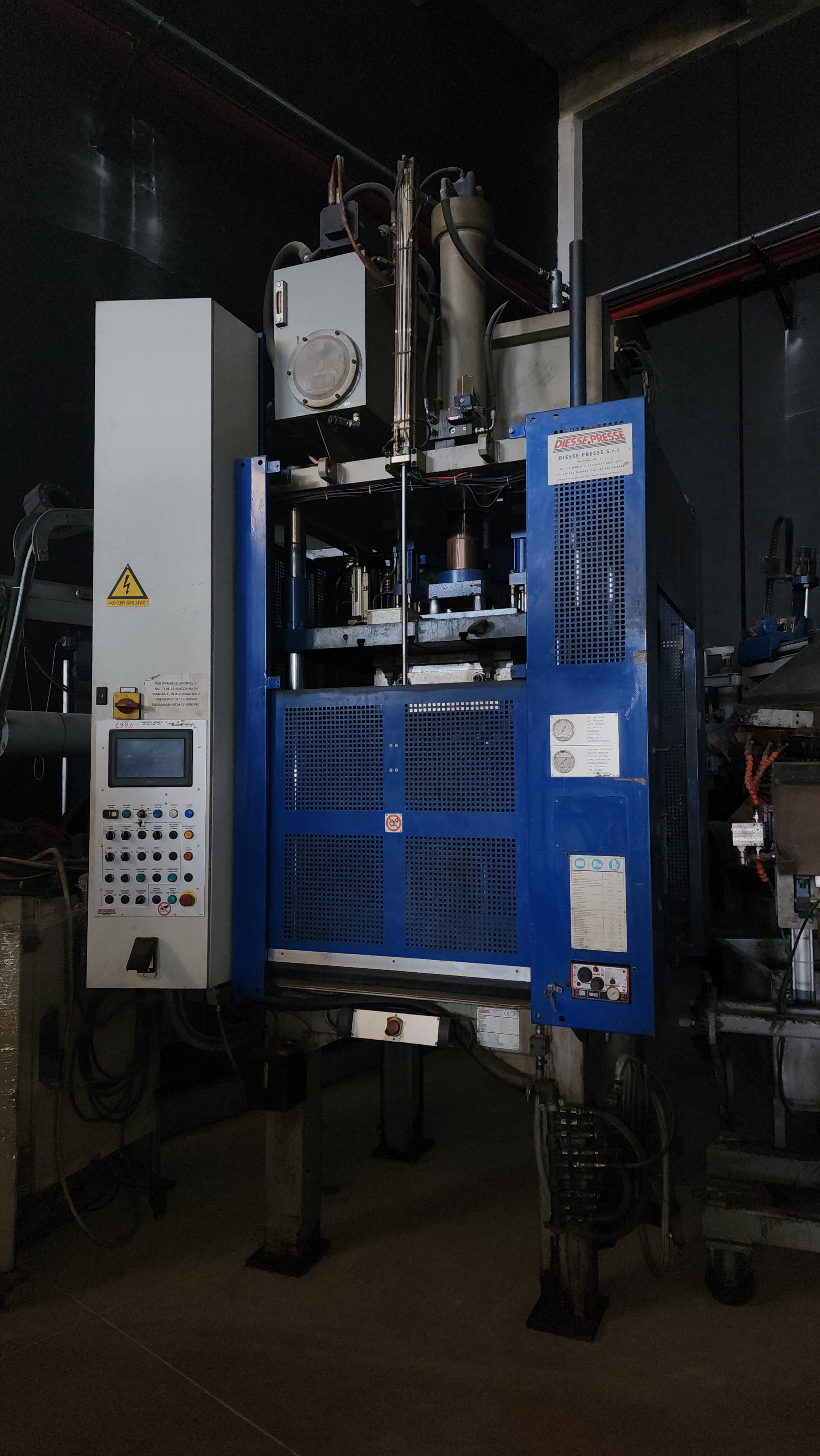 OMS 2 Robotized Die Casting Islands, 500 and 750 ton Die Casting Presses, Melting Furnaces and Trimmin Presses - Die Casting Press - 7